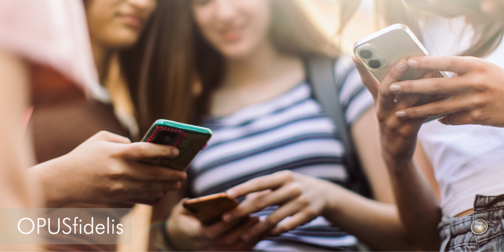 Siri’s listening to you: Apple settles privacy lawsuit